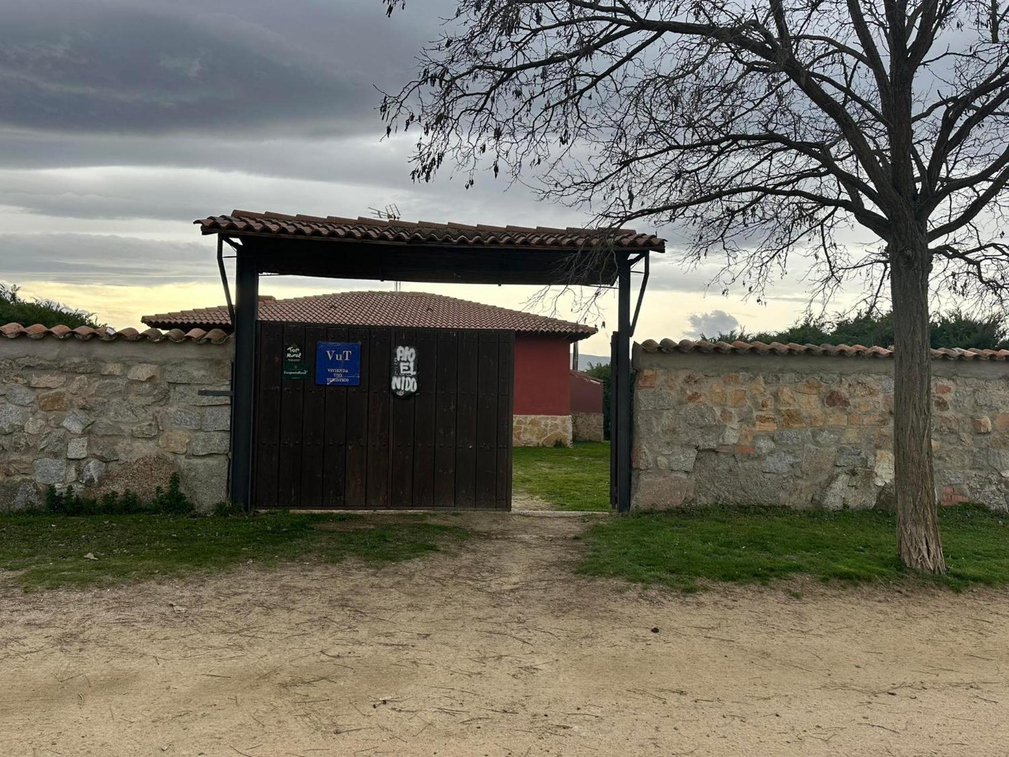 בית הארחה La Serrada 	Vivienda De Uso Turistico El Nido מראה חיצוני תמונה